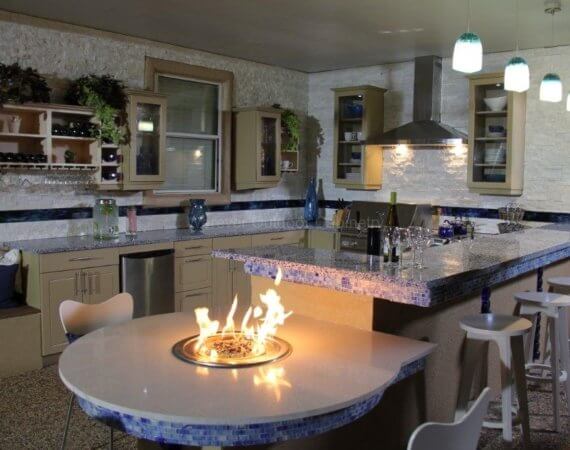 Las Vegas outdoor kitchen with firepit and show bar