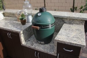 The ultimate cooking experience: Big Green Egg - Werever Outdoor Cabinets