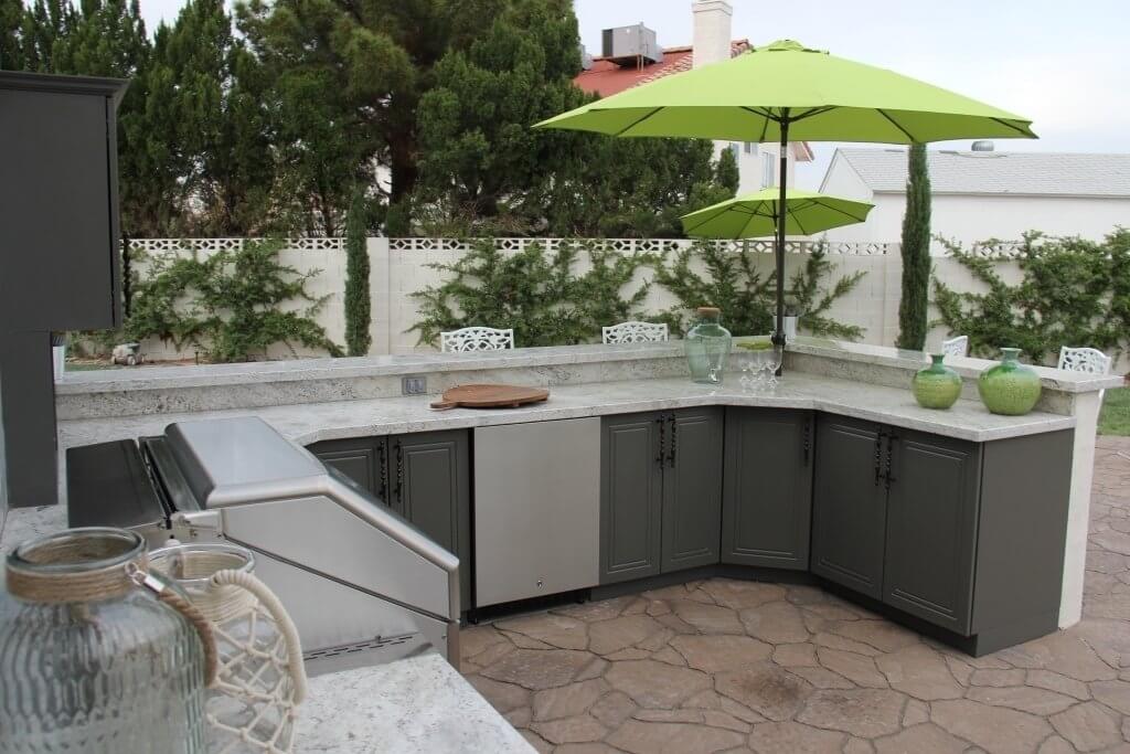 Charcoal outdoor kitchen with Werever outdoor cabinets