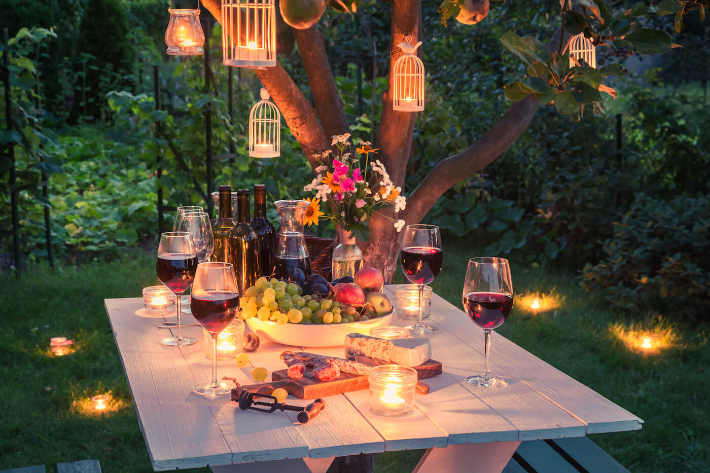 Tips To Enjoy A Romantic Outdoor Dinner, Outdoor Candlelight Dinner Ideas