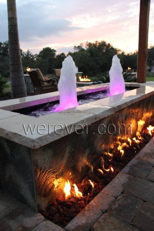 Water feature with elegant fire pit